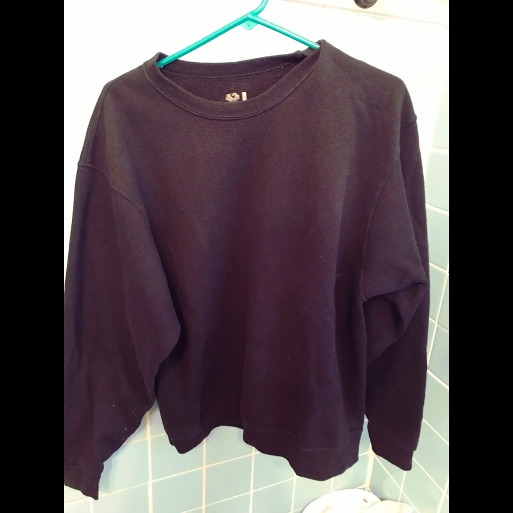 Black sweatshirt